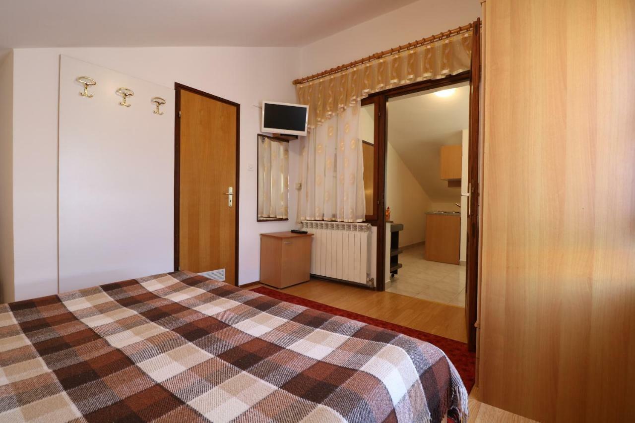 Apartments & Room Jagoda Baška Buitenkant foto